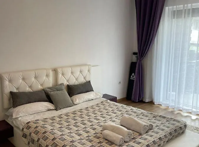 Yamaluxe Apartments - Home-Like Apartment